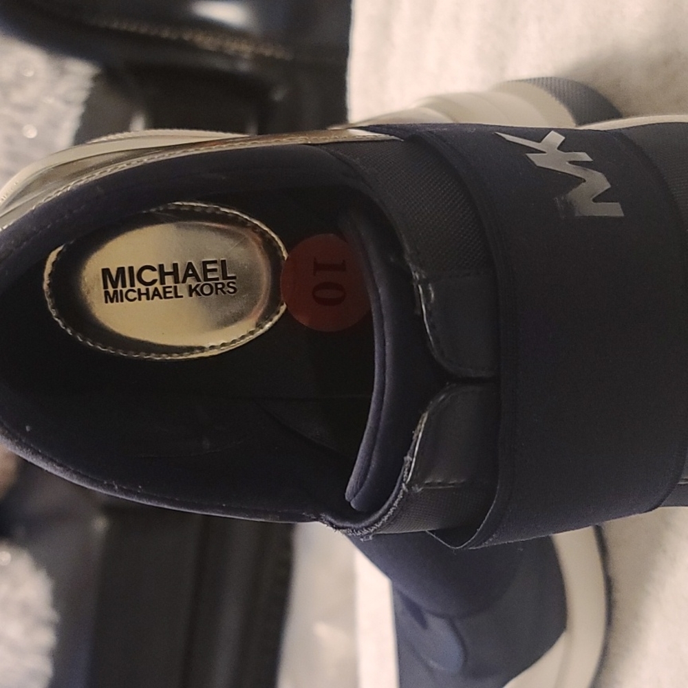 MK - Picture 4 of 4
